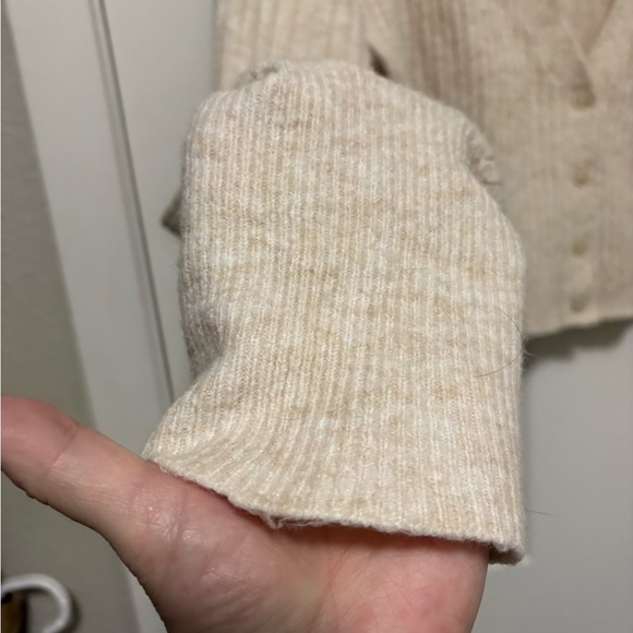 Topshop Ivory Cream Rib Knit V-Neck Wool Blend Cropped Cardigan Sweater - Picture 8 of 10